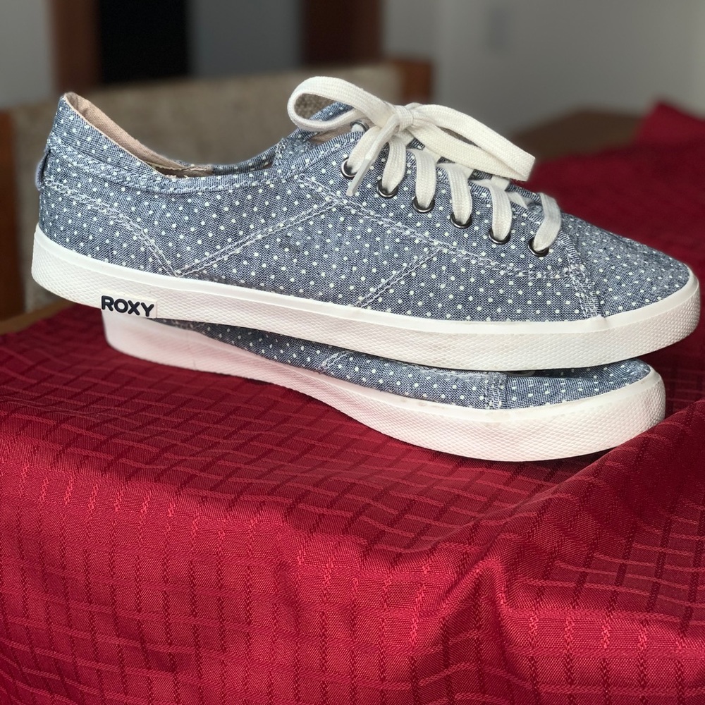 Memory Foam Sole Sneakers